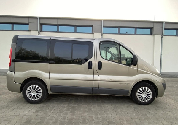 Renault Trafic cena 36500 przebieg: 343000, rok produkcji 2006 z Złocieniec małe 137